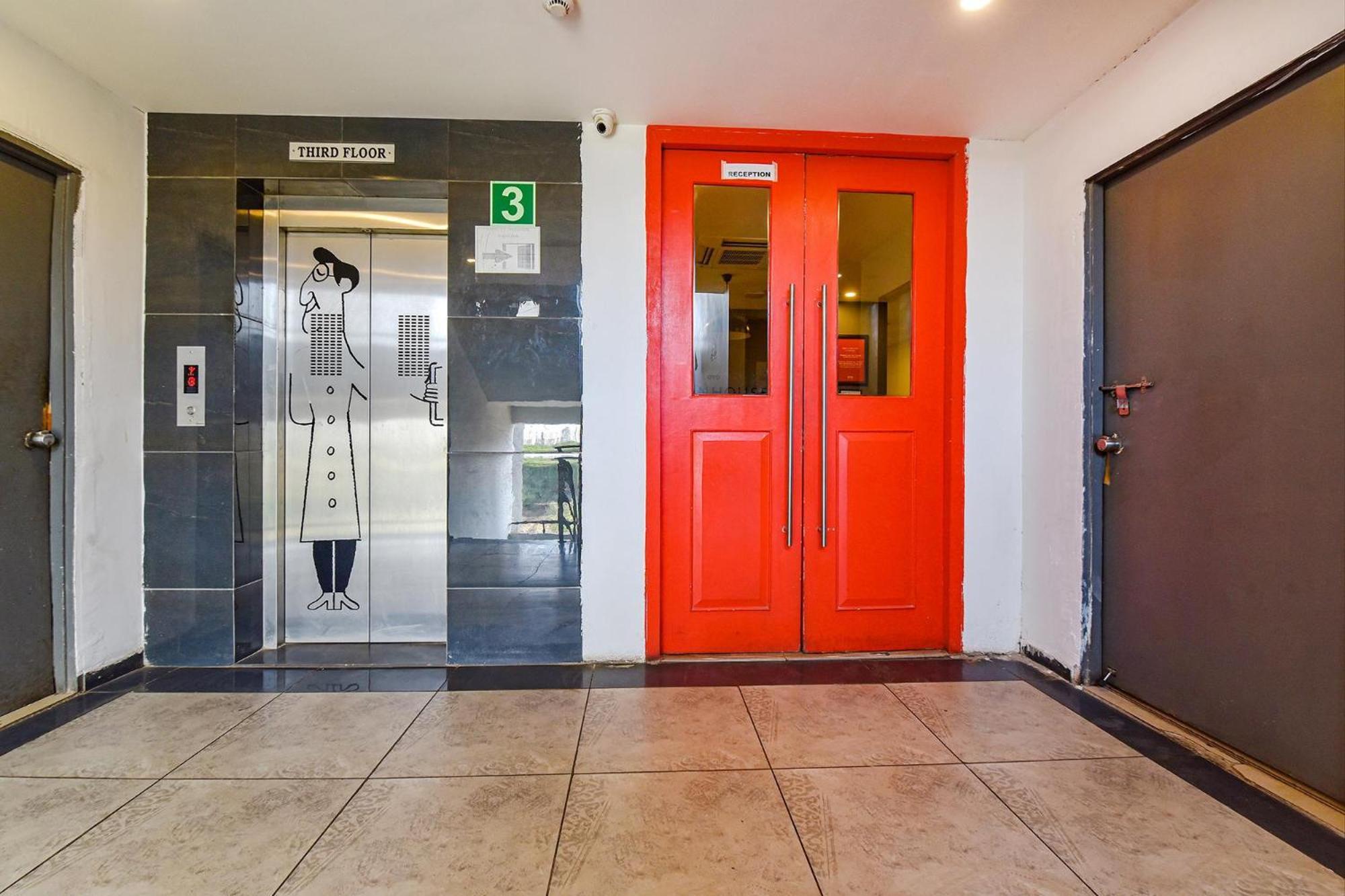 Fabhotel Ny Townhouse Ahmadábád Kültér fotó