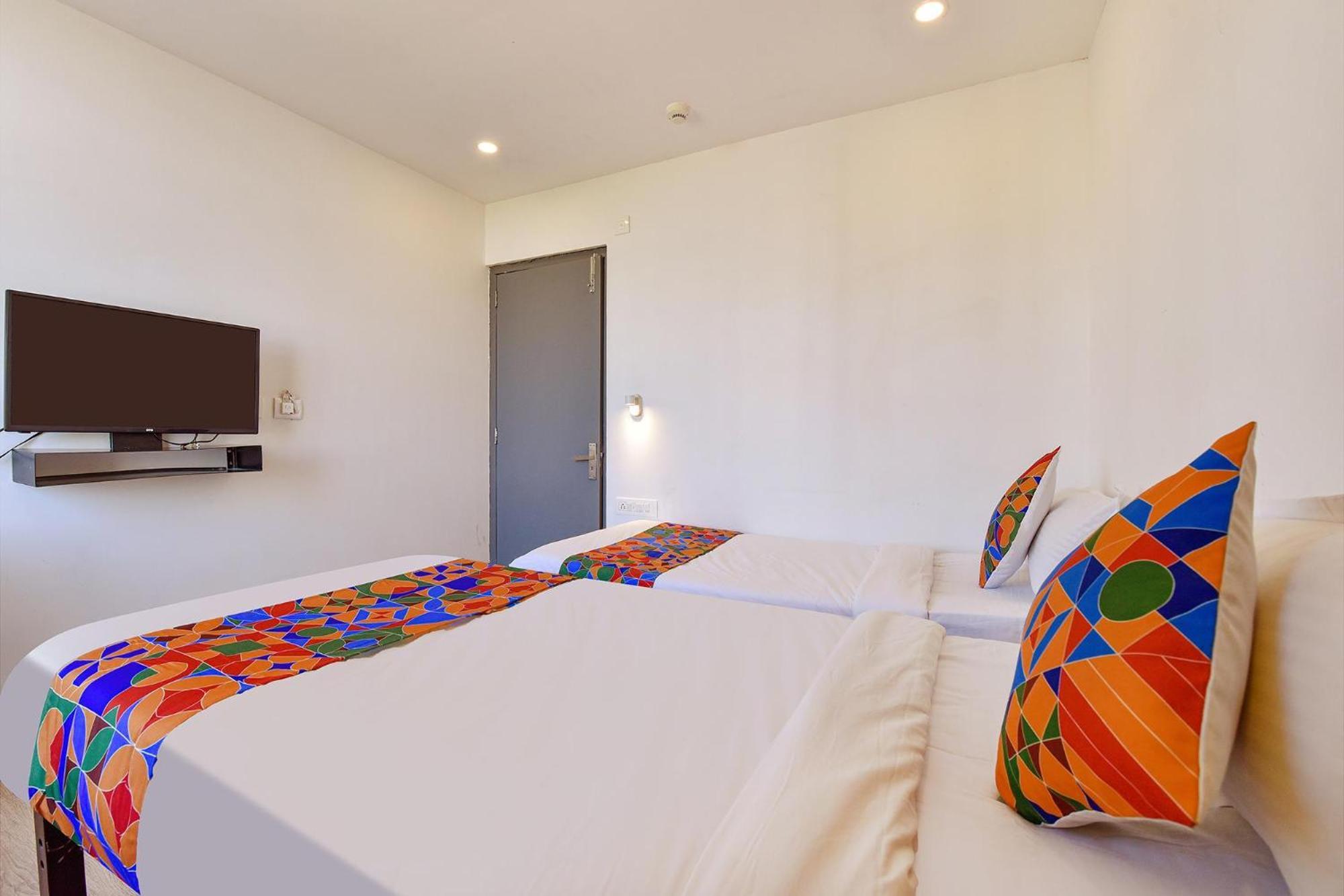 Fabhotel Ny Townhouse Ahmadábád Kültér fotó