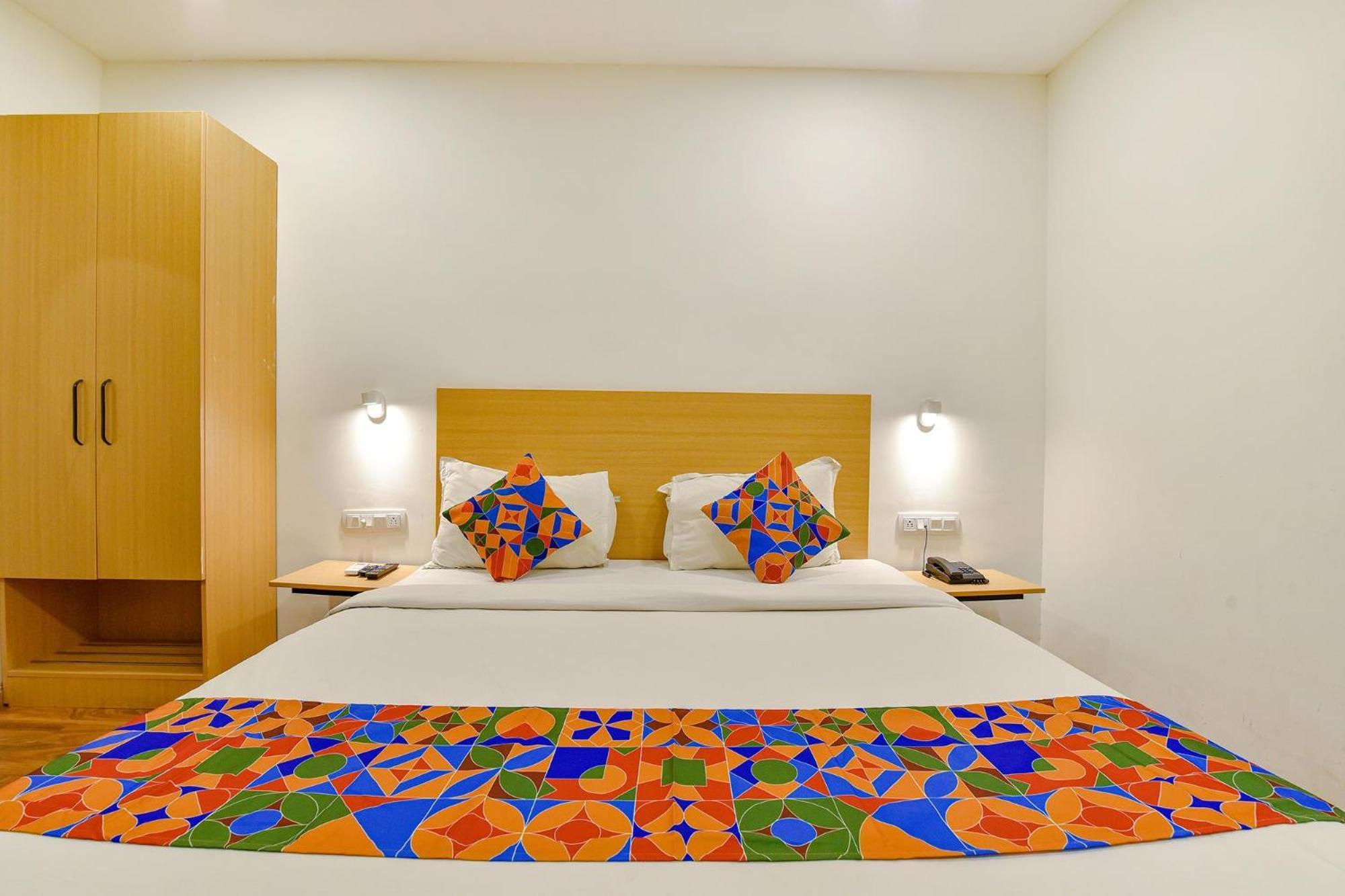 Fabhotel Ny Townhouse Ahmadábád Kültér fotó